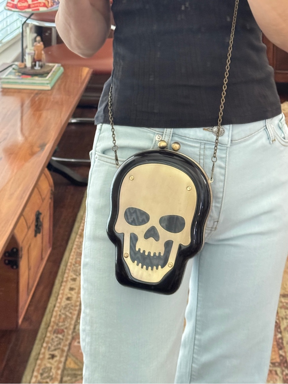 3D BLACK OR CLEAR ACRYLIC CREEPY+METAL SKULL PLATE
CLUTCH,CROSSBODY,SHOULDER BAG
